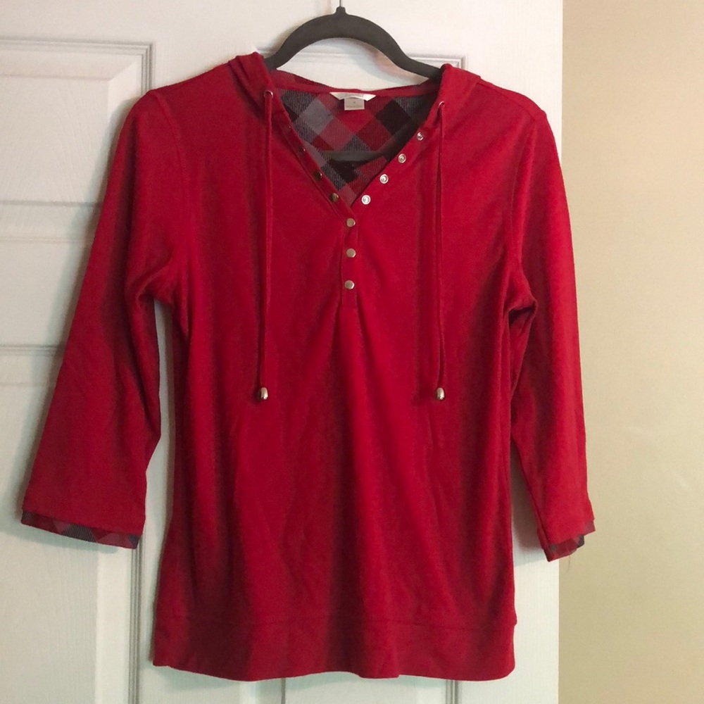 Quarter sleeved hoodie shirt